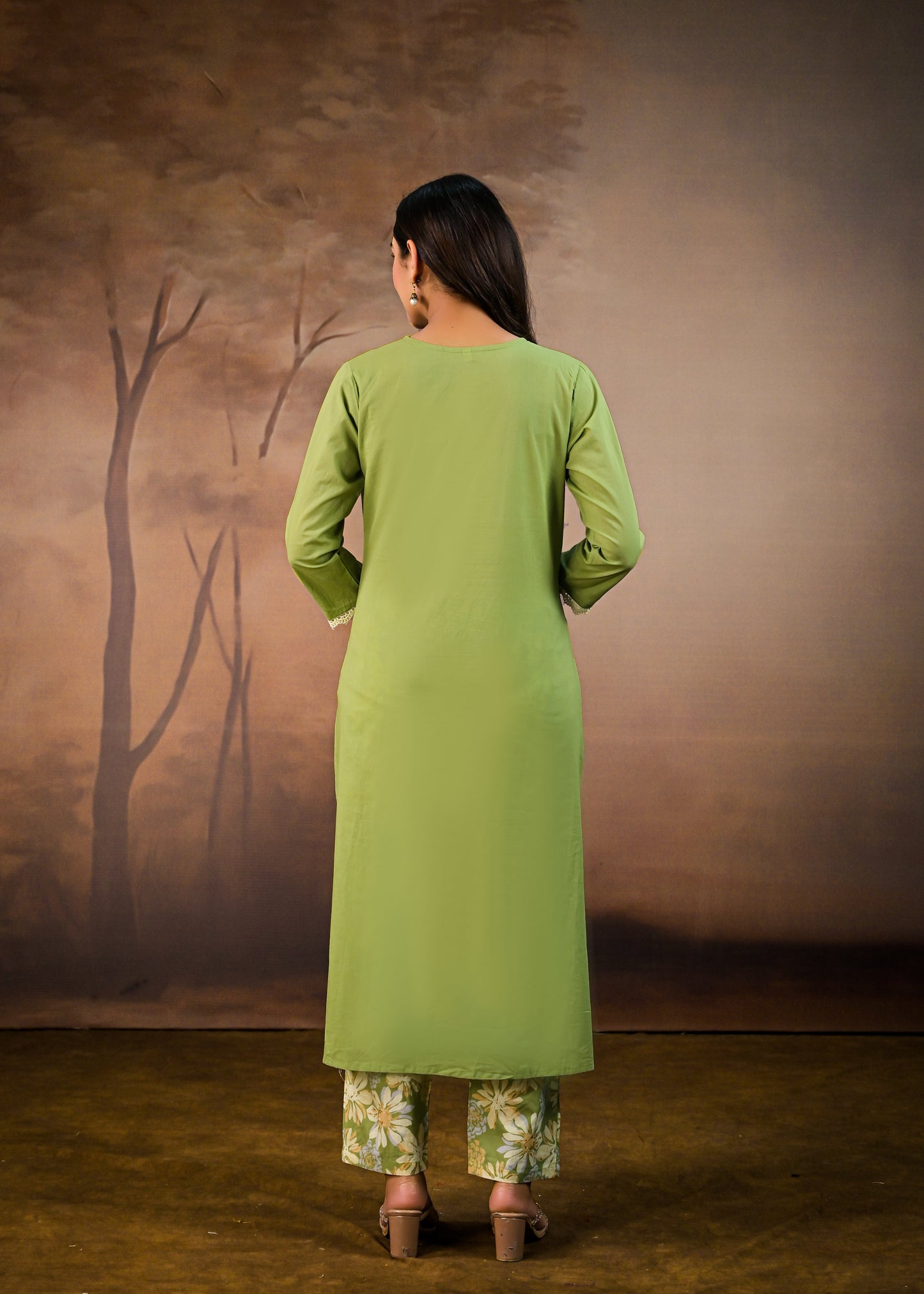Green Elegant Floral Embroidered Salwar Suit Set