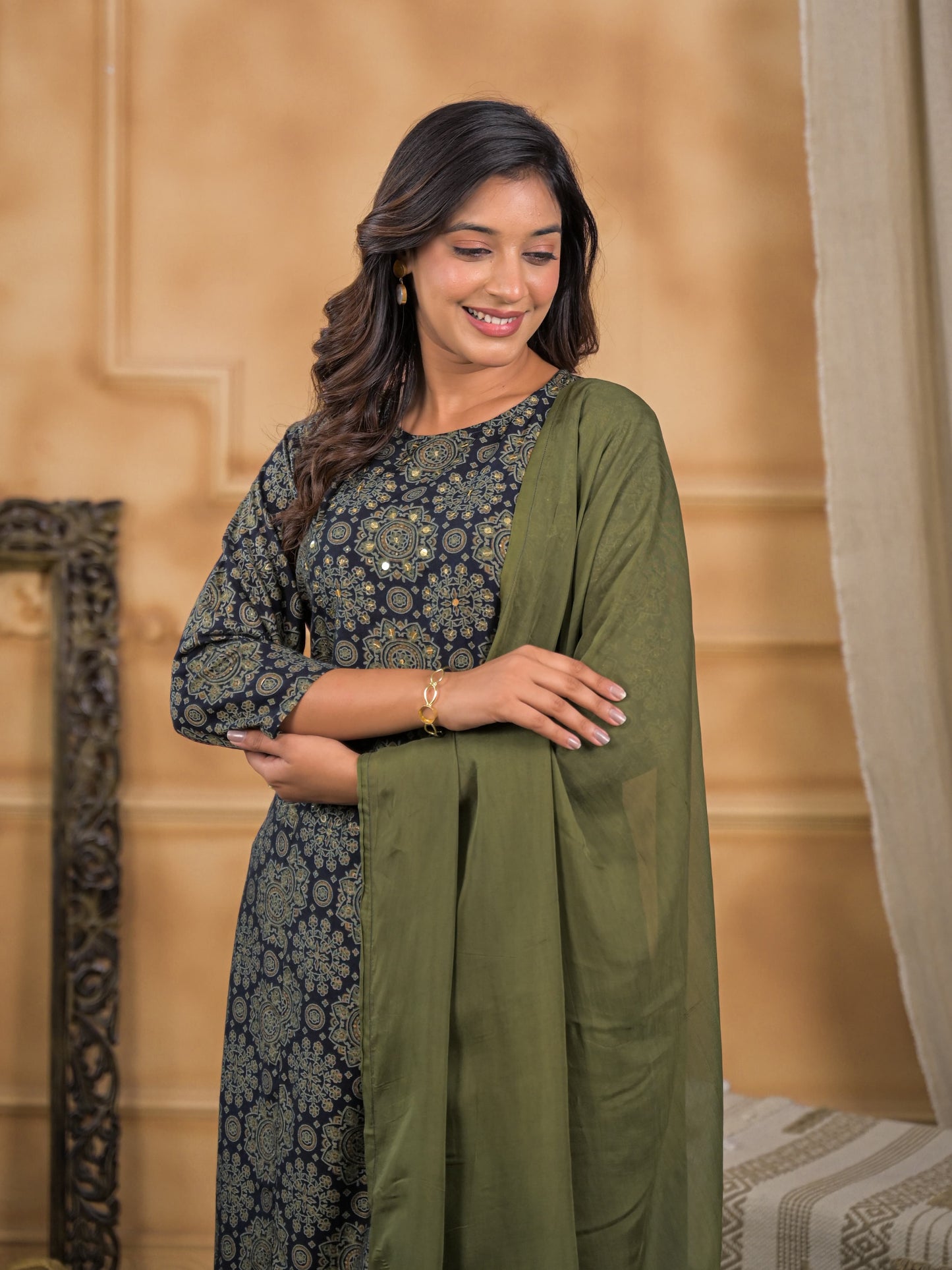 Mehrunisa Midnight Moss