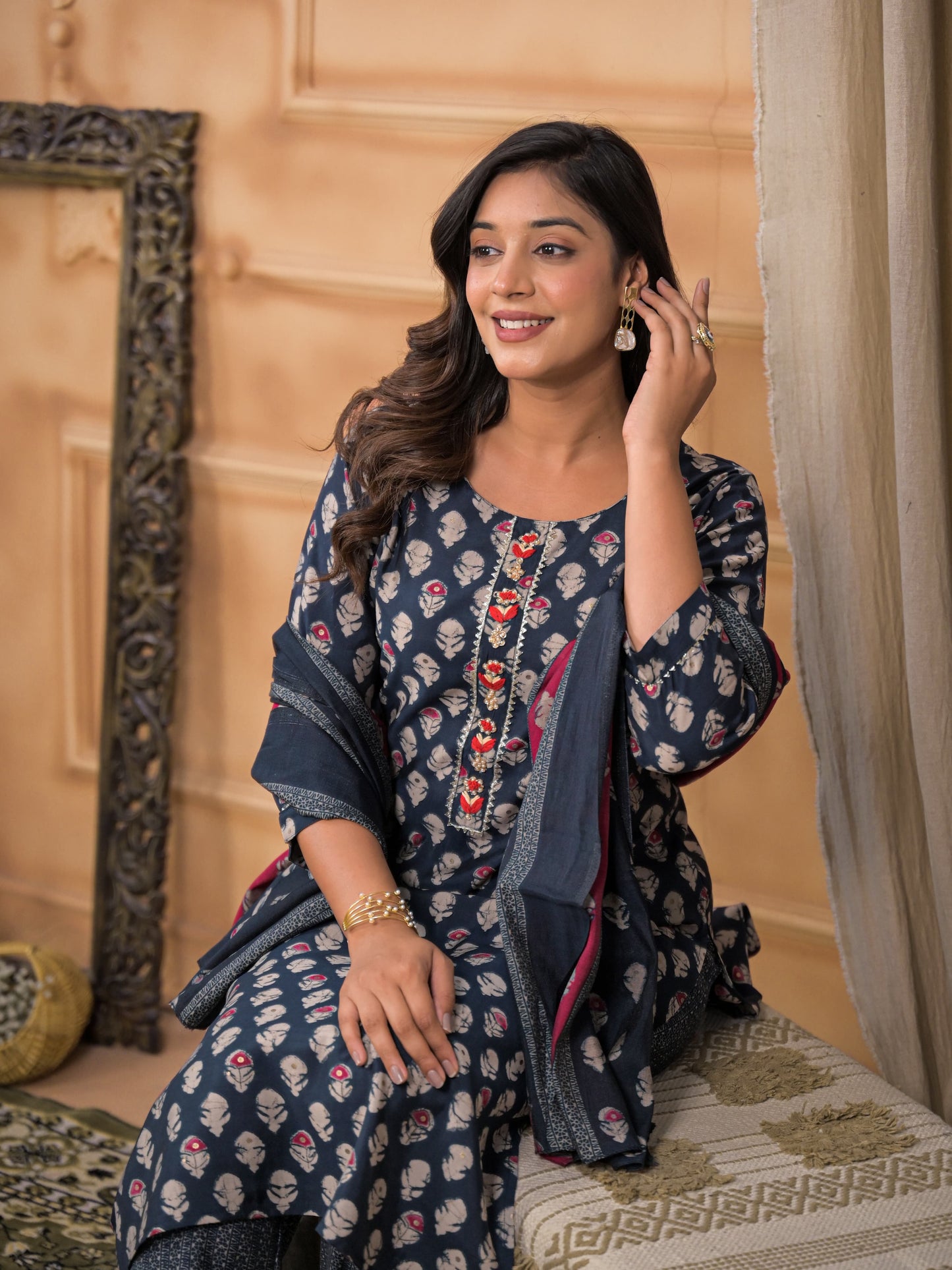 Neelambari Rose Tale
