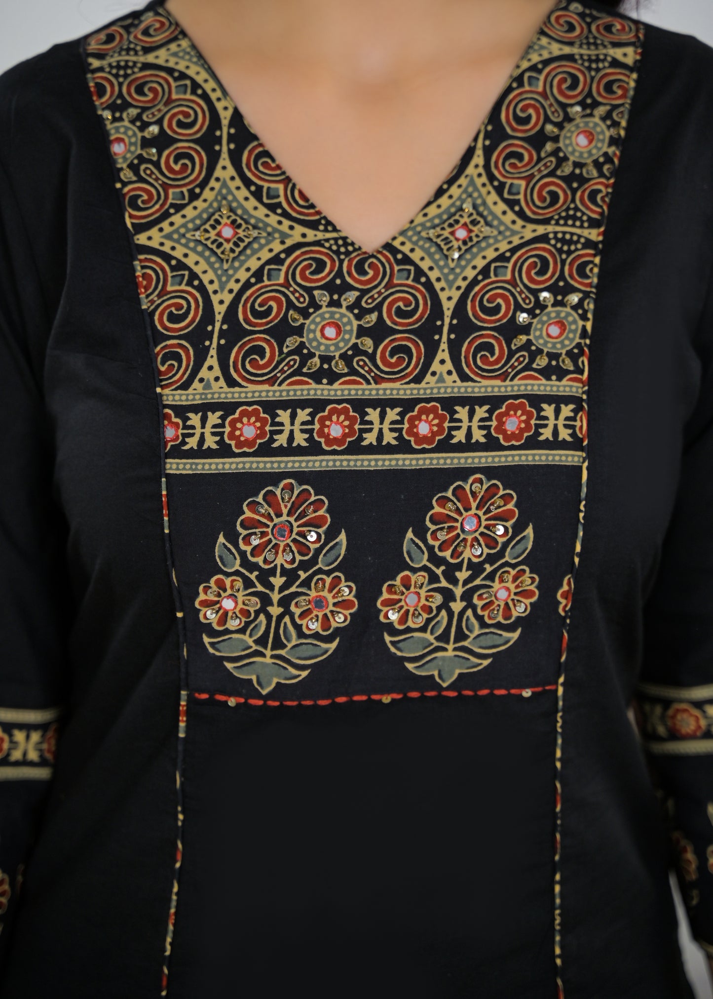 Black Elegant Printed Cotton Salwar Suit Set (Kurta, Bottom & Dupatta)