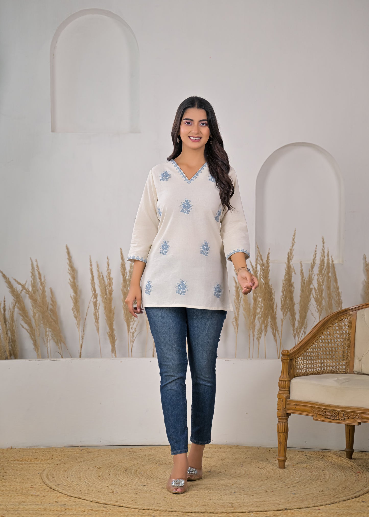 Women's White & Blue Floral Print V-Neck Short Kurti