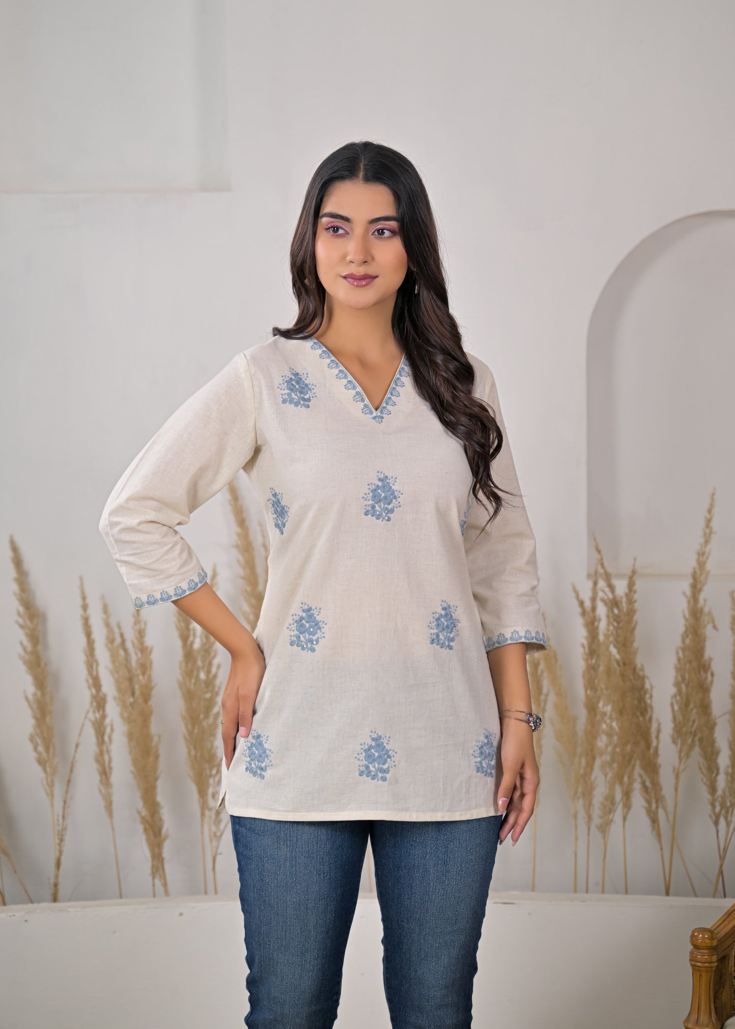 Women's White & Blue Floral Print V-Neck Short Kurti