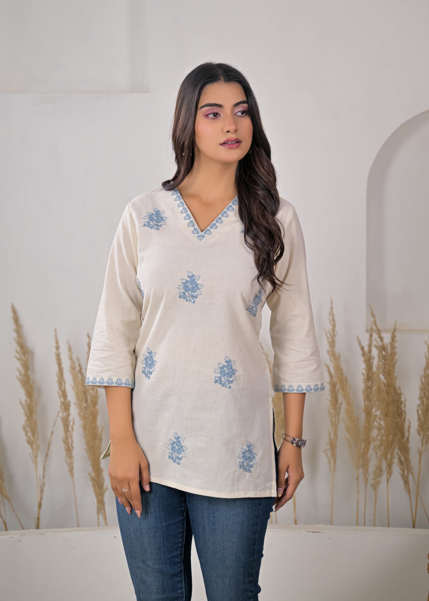 Women's White & Blue Floral Print V-Neck Short Kurti
