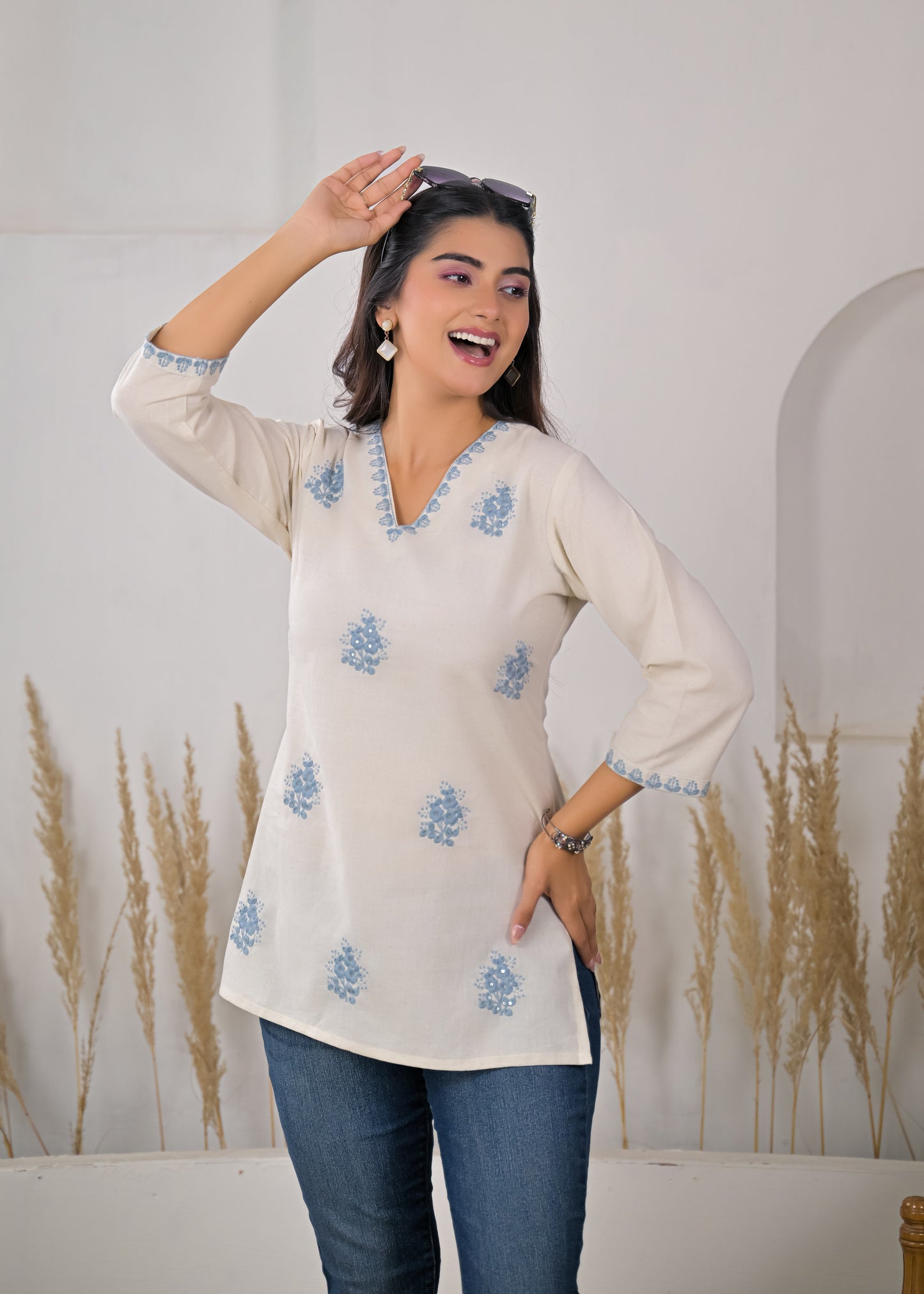 Women's White & Blue Floral Print V-Neck Short Kurti