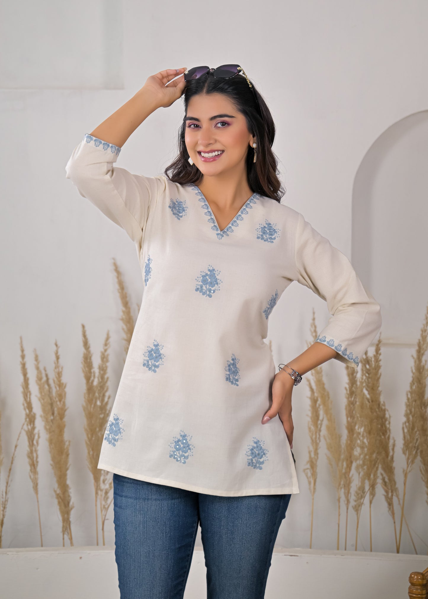 Women's White & Blue Floral Print V-Neck Short Kurti