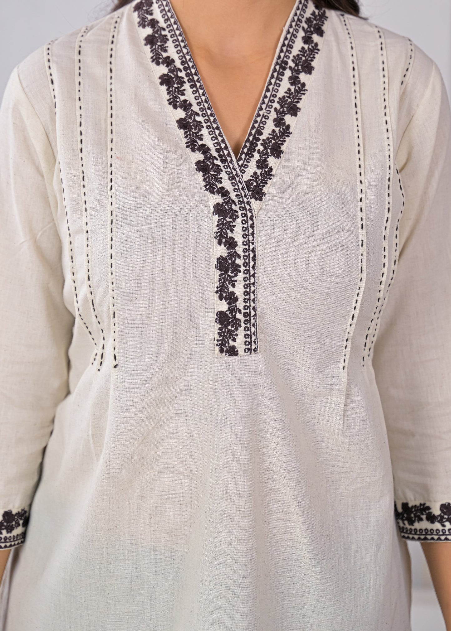 Women's White  V-Neck Short Kurti